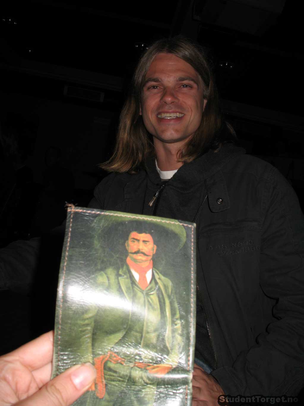 Morten Berg har avbildet sin helt på lommeboka.