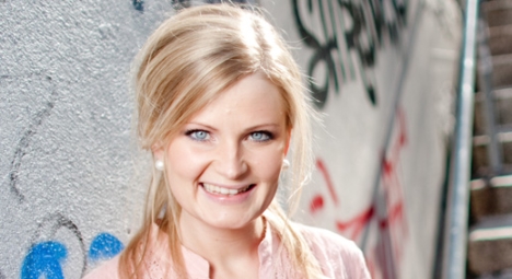 Karen studerer teologi